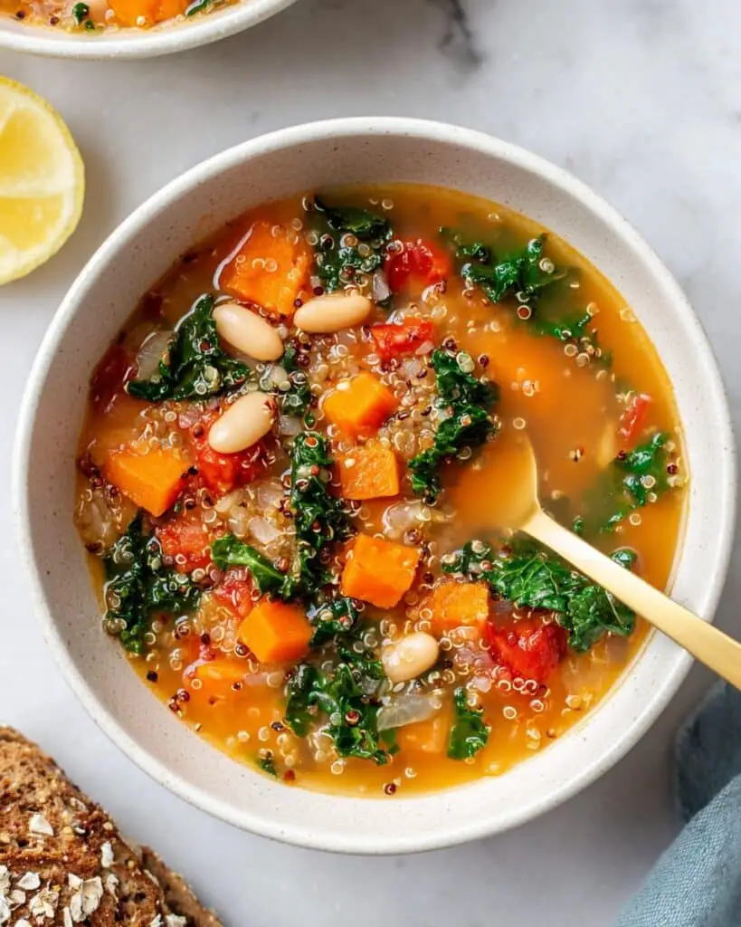 Kale, Quinoa & White Bean Soup Recipe