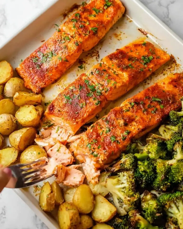 Sheet Pan Baked Salmon and Potatoes Recipe