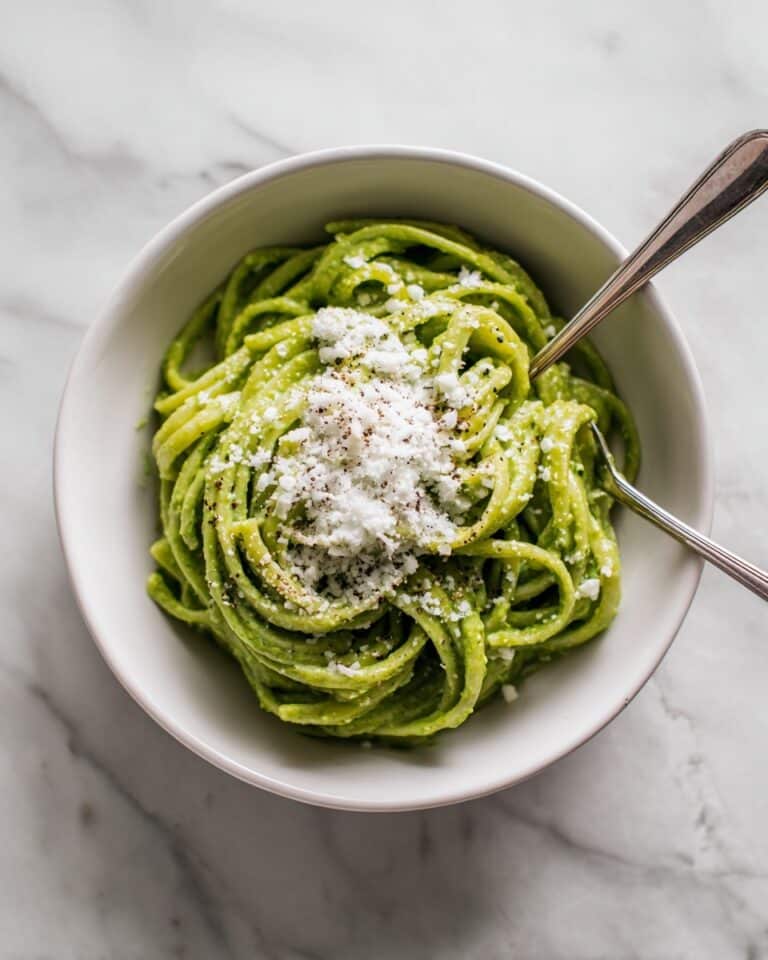 20-Minute Green Pasta with Spinach Sauce Recipe