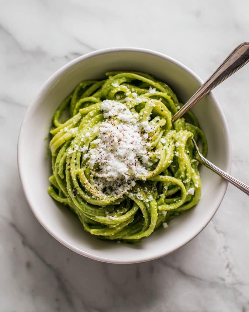 20-Minute Green Pasta with Spinach Sauce Recipe
