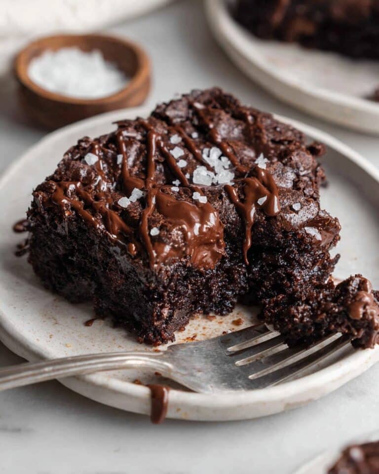 Quick & Fudgy Brownie Baked Oats Recipe