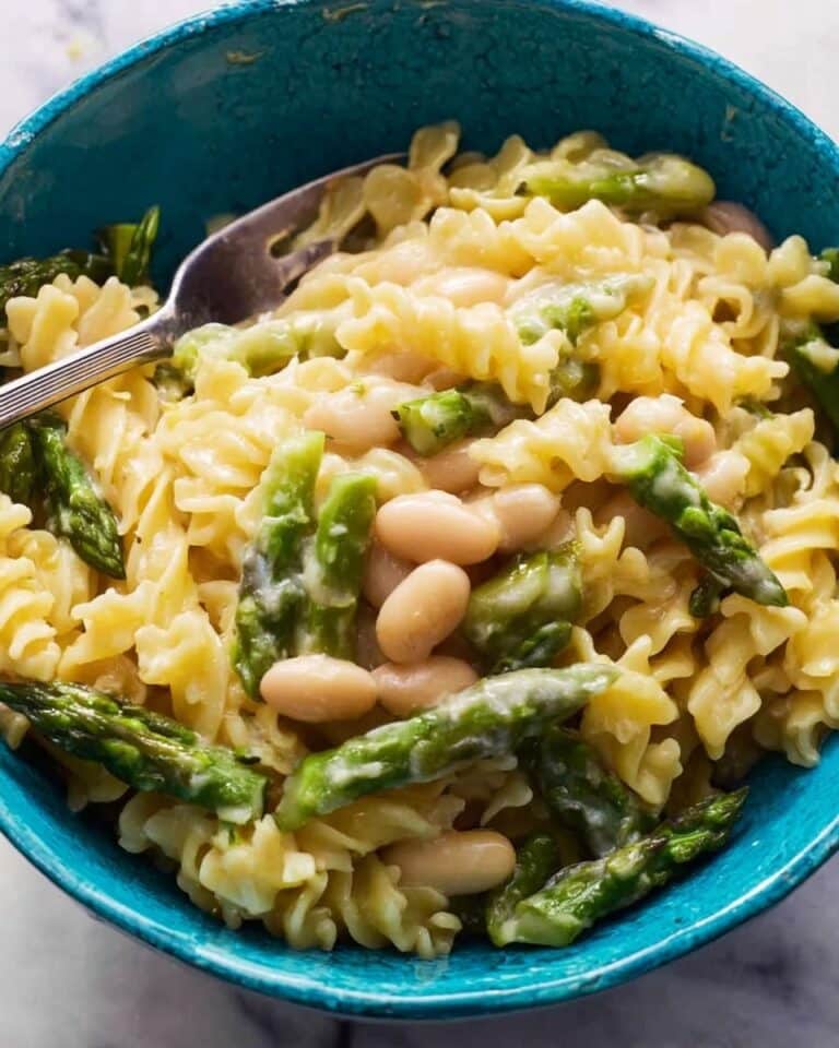 One Pot White Bean Pasta with Leeks and Asparagus Recipe